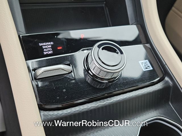 New 2025 Jeep Grand Cherokee Limited w/ Luxury Tech Group II image 23