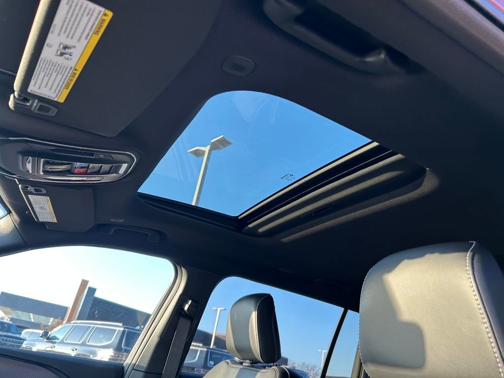 New 2025 Jeep Grand Cherokee L Altitude image 21