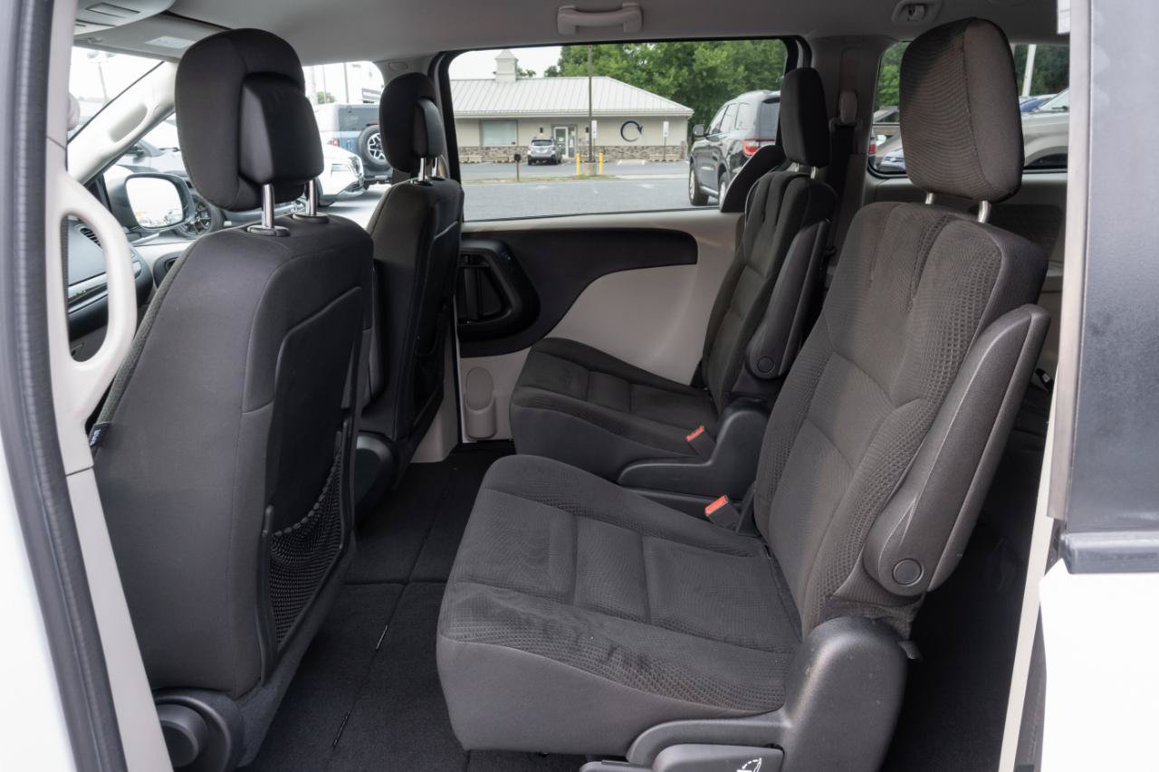 Used 2017 Dodge Grand Caravan SE w/ Power Window Group FWD image 17