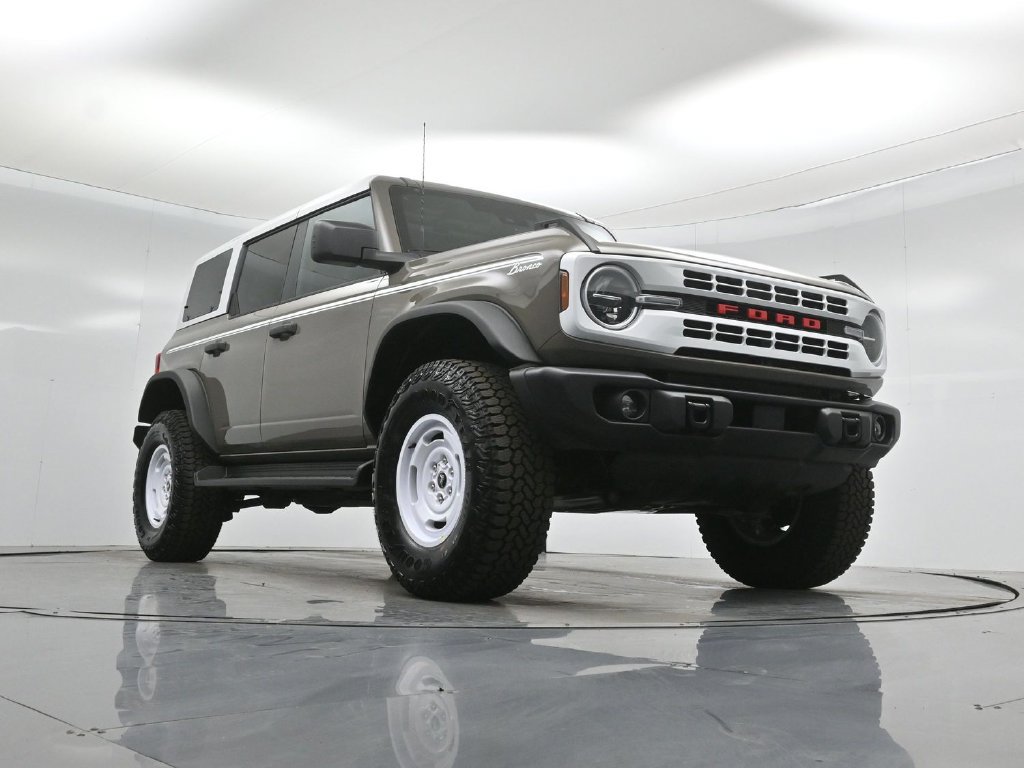 Certified 2026 Ford Bronco Heritage Edition AWD/4WD image 45