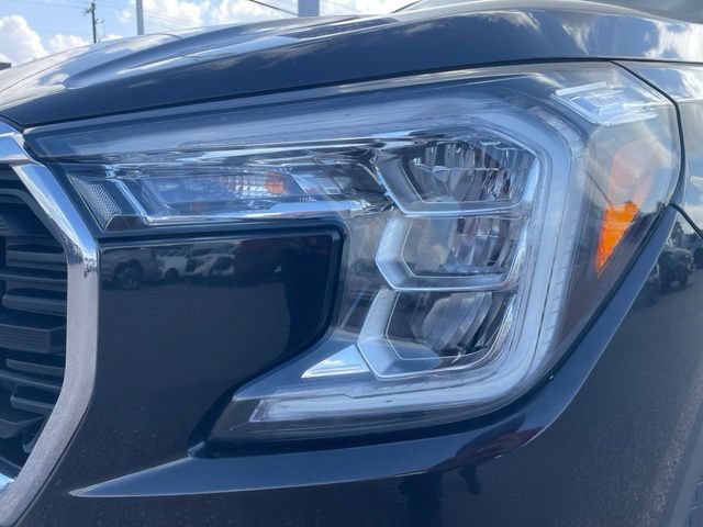 Used 2022 GMC Terrain SLE w/ Driver Convenience Package FWD image 4