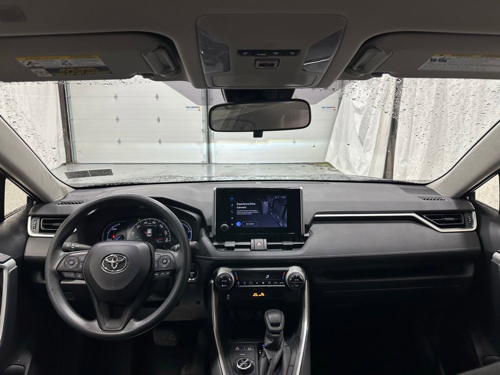 Used 2025 Toyota RAV4 XLE AWD/4WD image 42