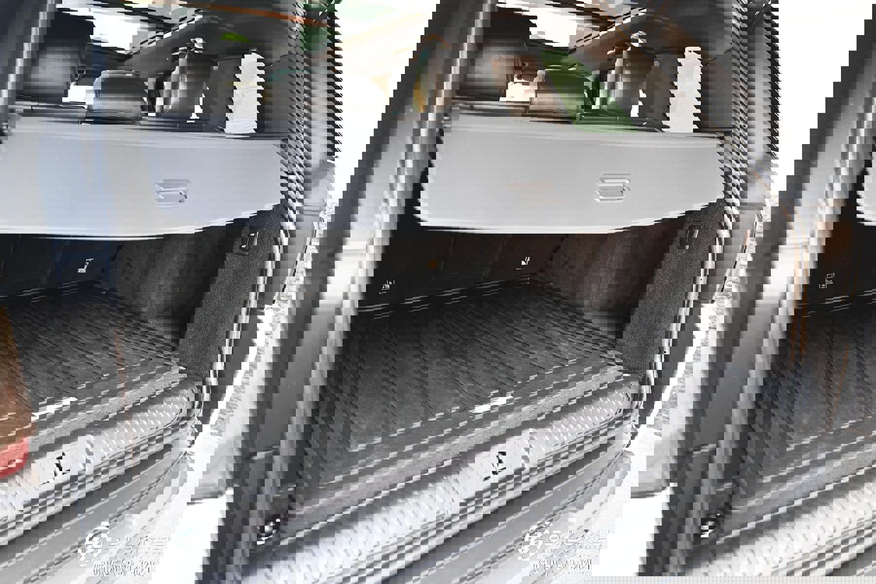 Used 2019 Land Rover Range Rover Sport HSE image 16