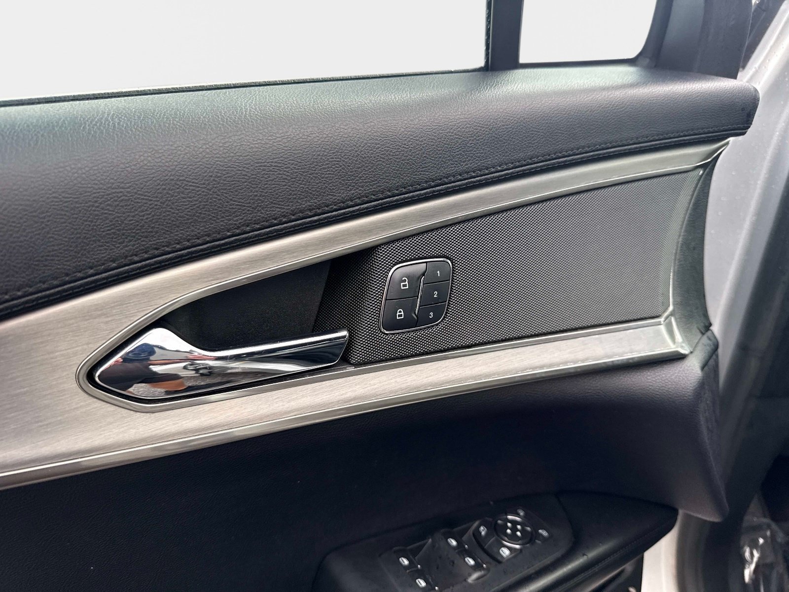 Used 2016 Lincoln MKX Premiere FWD image 17
