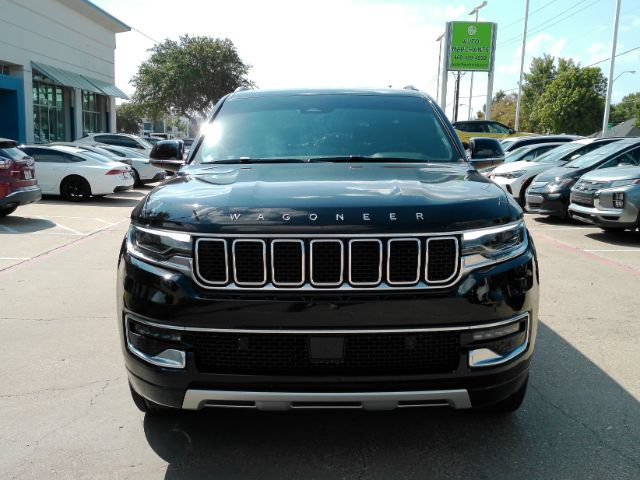 Used 2025 Jeep Wagoneer L Series II AWD/4WD image 3