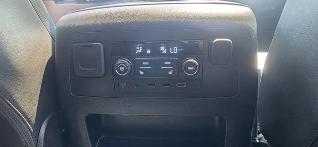 Used 2020 GMC Yukon Denali w/ Denali Premium Package AWD/4WD image 16