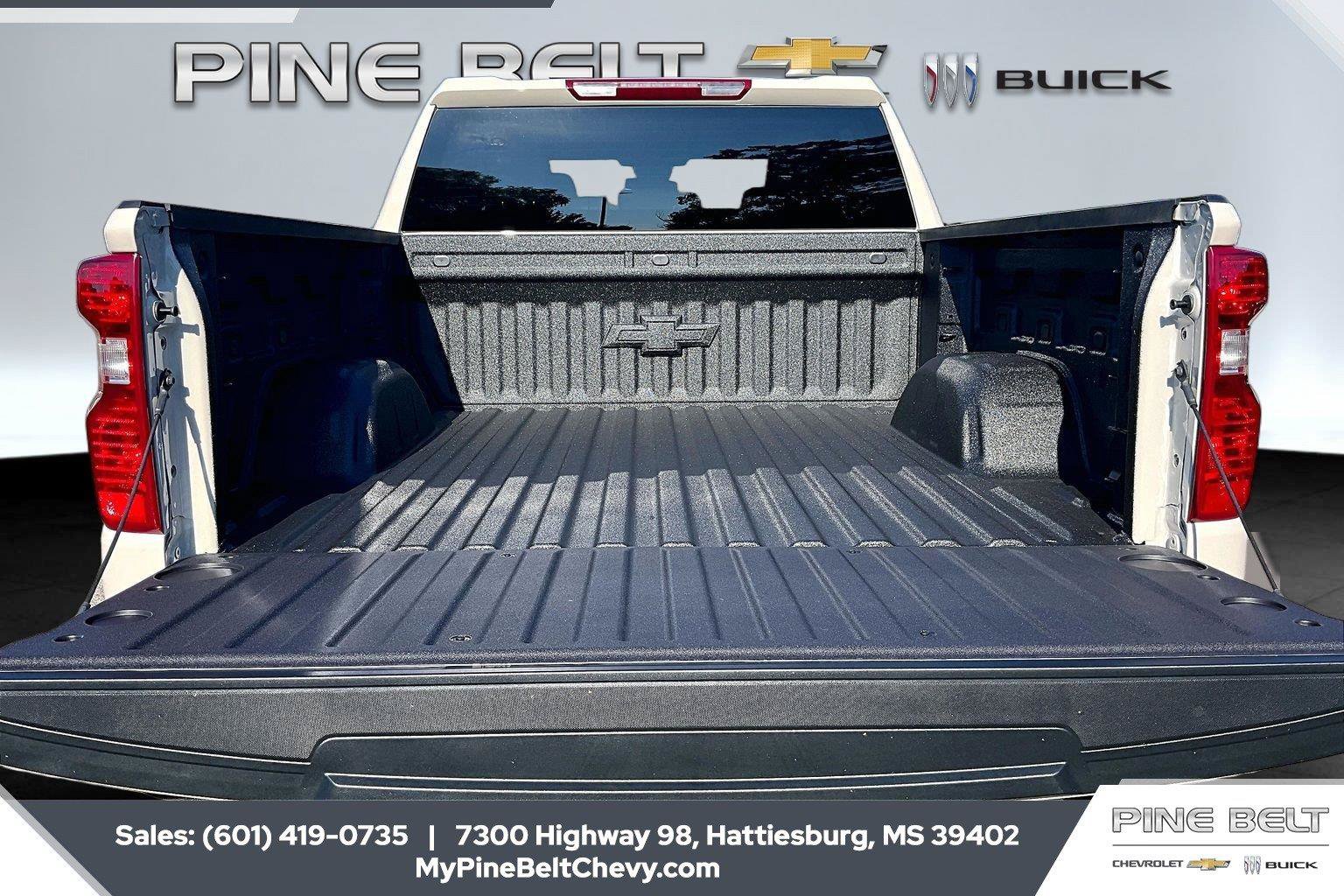 New 2026 Chevrolet Silverado 1500 Custom Trail Boss w/ LPO, Dark Essentials Package AWD/4WD image 5