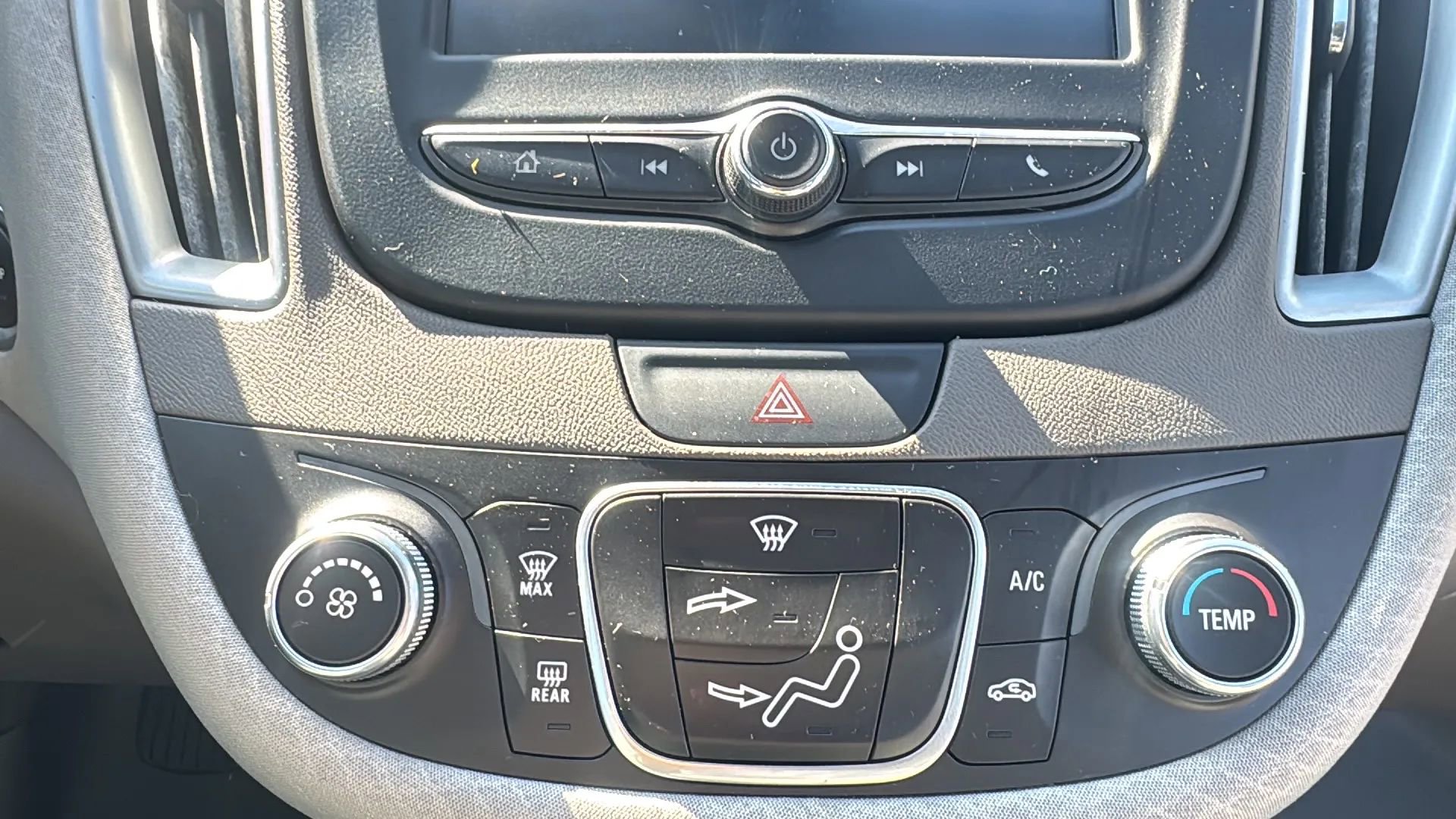 Used 2018 Chevrolet Malibu LS image 18
