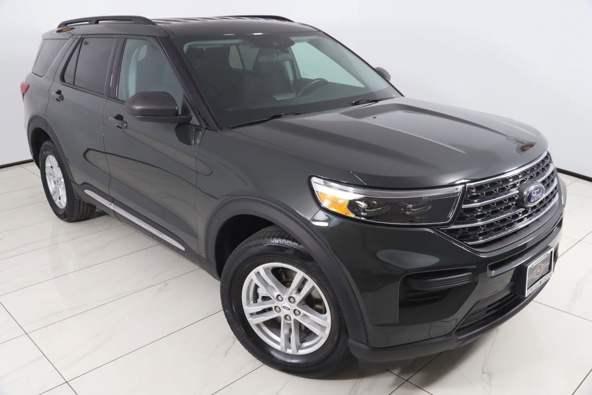 Used 2023 Ford Explorer XLT AWD/4WD image 18