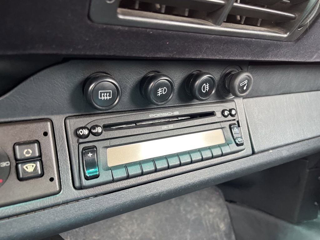 Used 1995 Porsche 911 Carrera 4 image 30