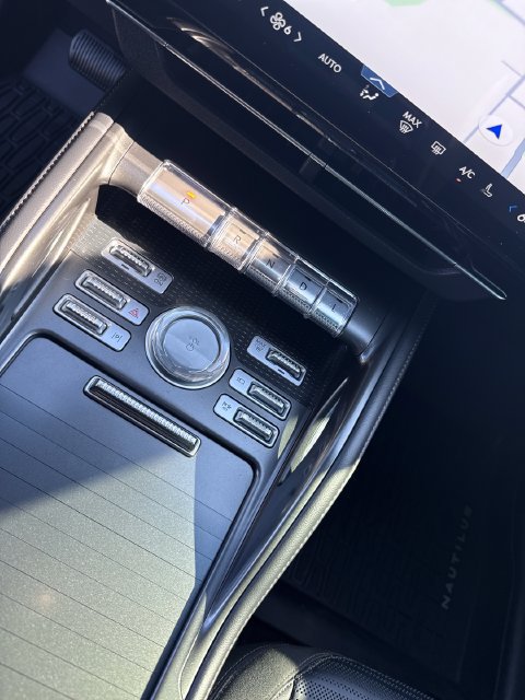 Used 2024 Lincoln Nautilus Reserve w/ Equipment Group 202A AWD/4WD image 29