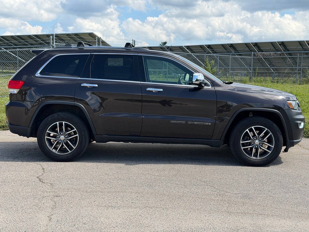 Used 2017 Jeep Grand Cherokee Limited w/ Luxury Group II AWD/4WD image 6