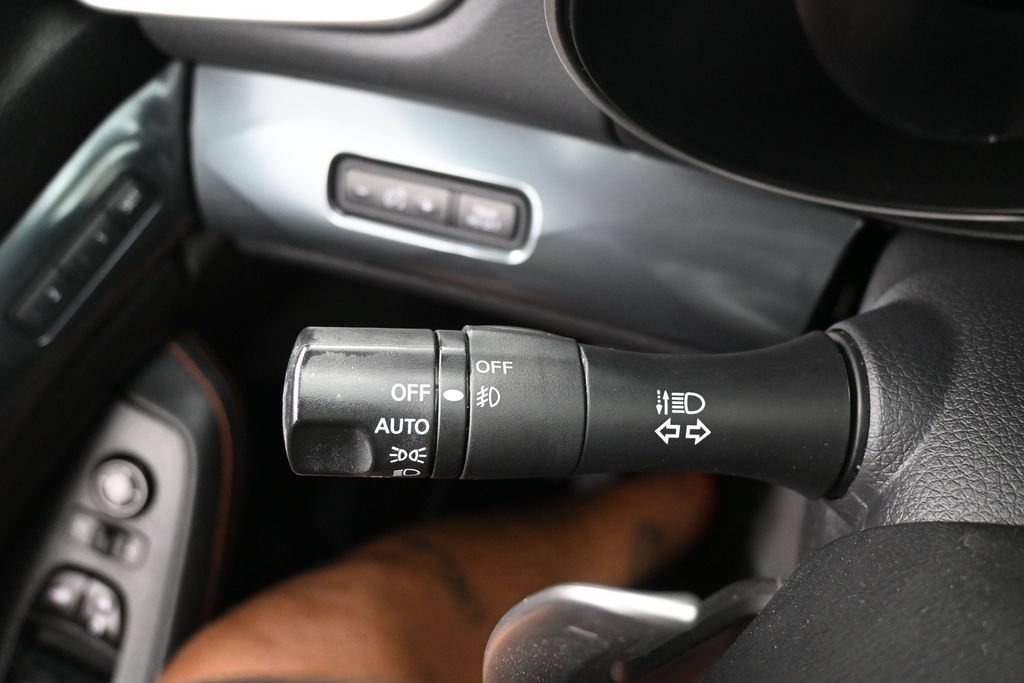 Used 2020 Nissan Maxima SR w/ Illumination Package FWD image 19