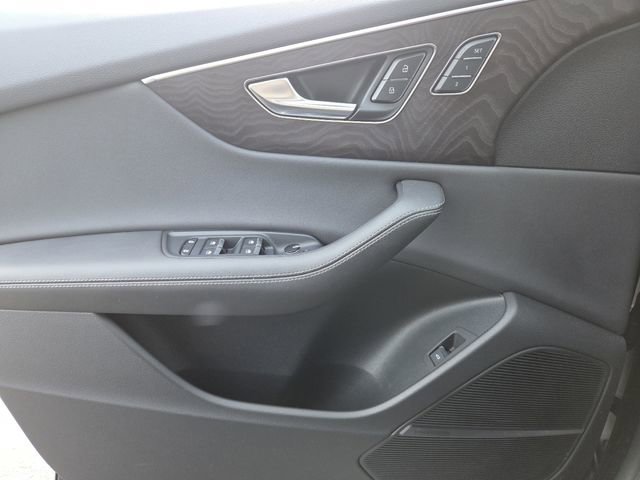 Used 2023 Audi Q8 Premium Plus image 34