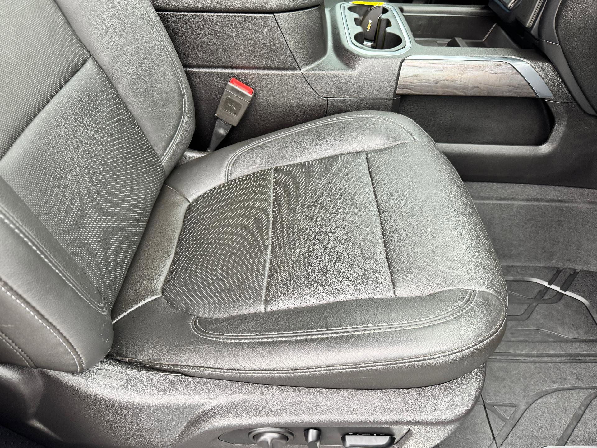 Used 2019 Chevrolet Silverado 1500 LTZ w/ LTZ Plus Package image 17