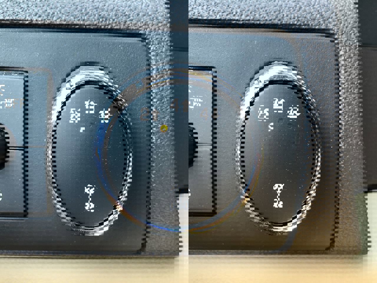 Used 2013 GMC Sierra 3500 Denali image 33