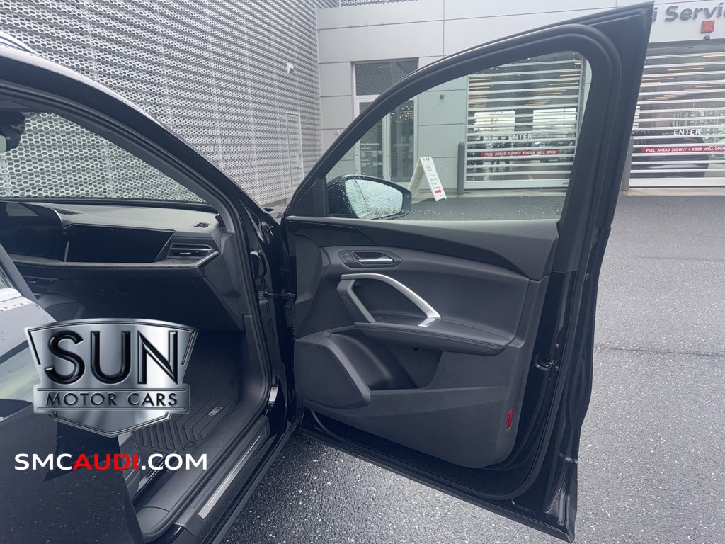 Certified 2025 Audi Q5 Premium w/ Convenience Package image 7