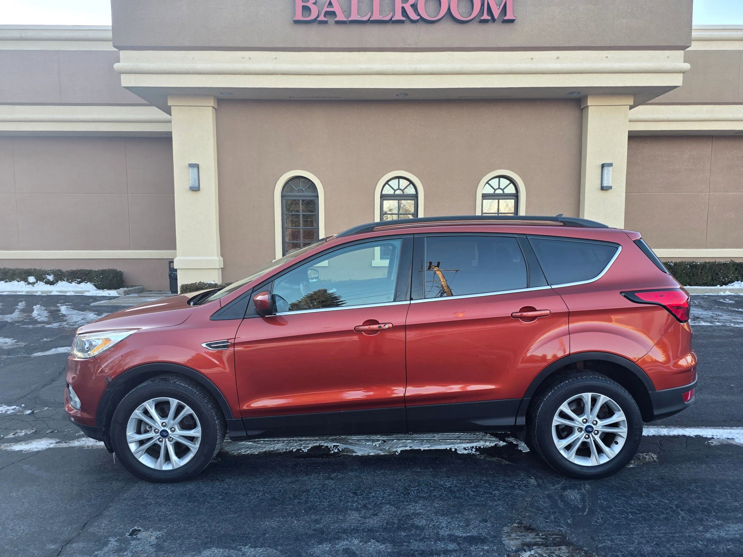 Used 2019 Ford Escape SEL image 10