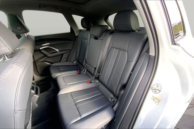 Certified 2025 Audi Q5 Premium w/ Convenience Package AWD/4WD image 18