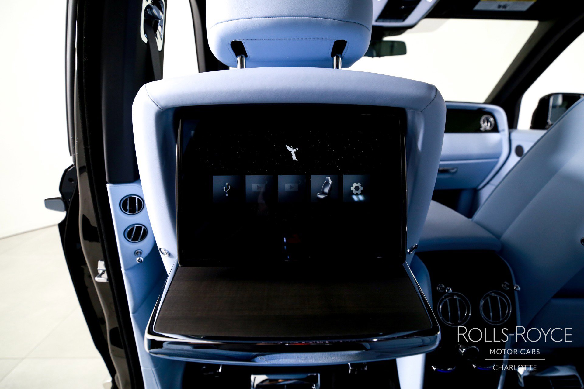 New 2026 Rolls-Royce Cullinan AWD/4WD image 21