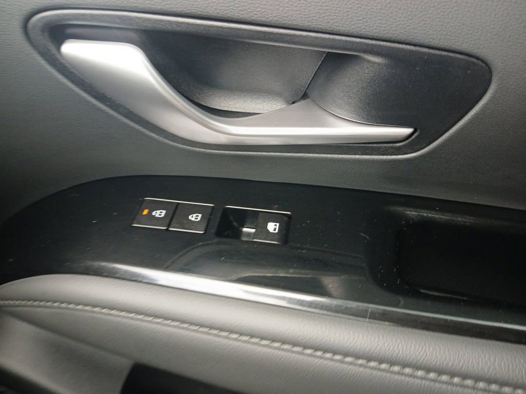 Used 2025 Hyundai Tucson Limited image 10