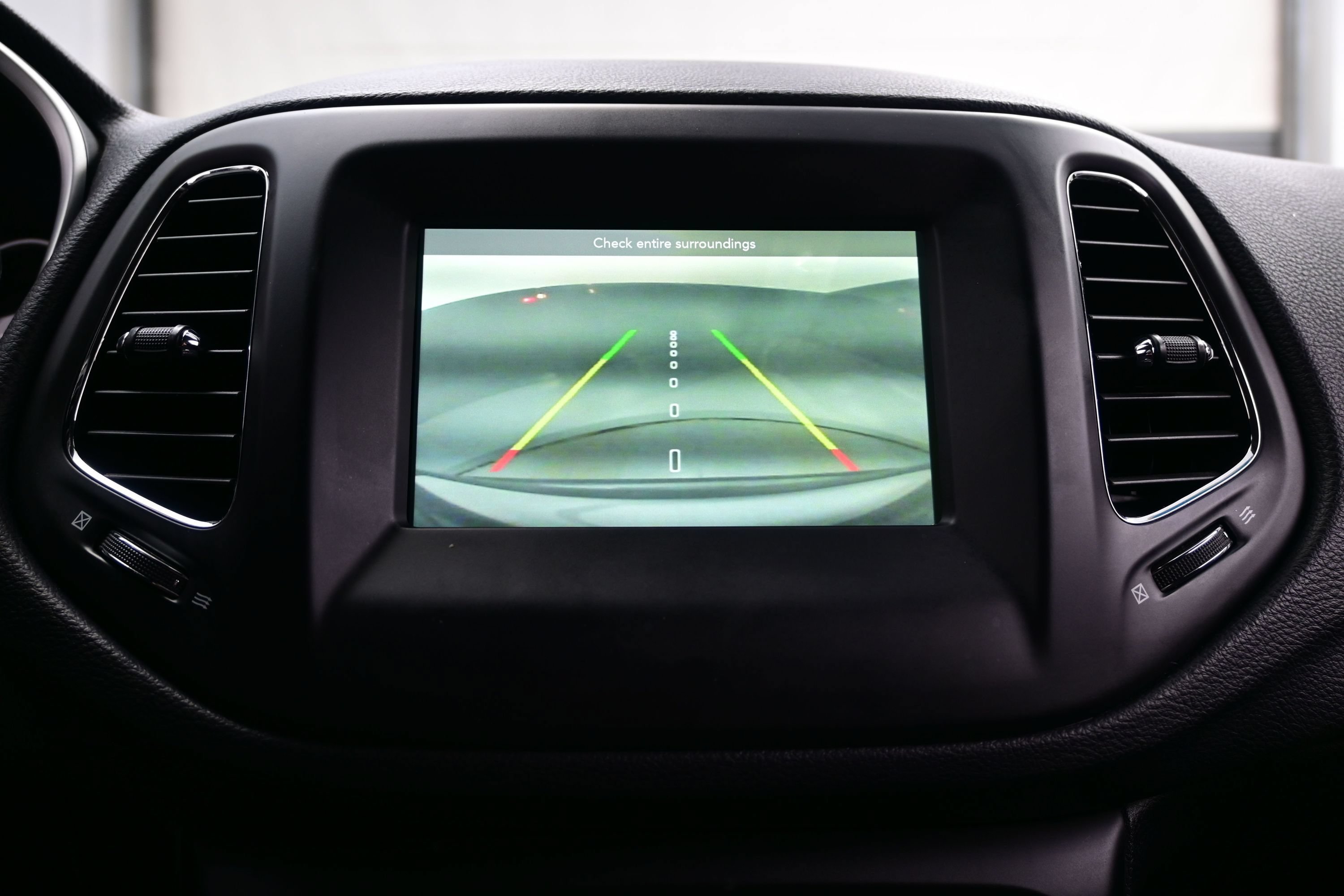 Used 2019 Jeep Compass Sport FWD image 15