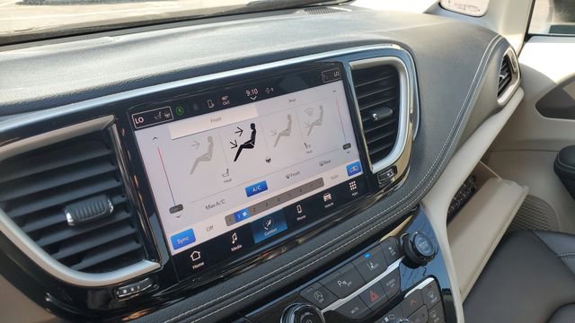 Certified 2023 Chrysler Pacifica Touring-L AWD/4WD image 14