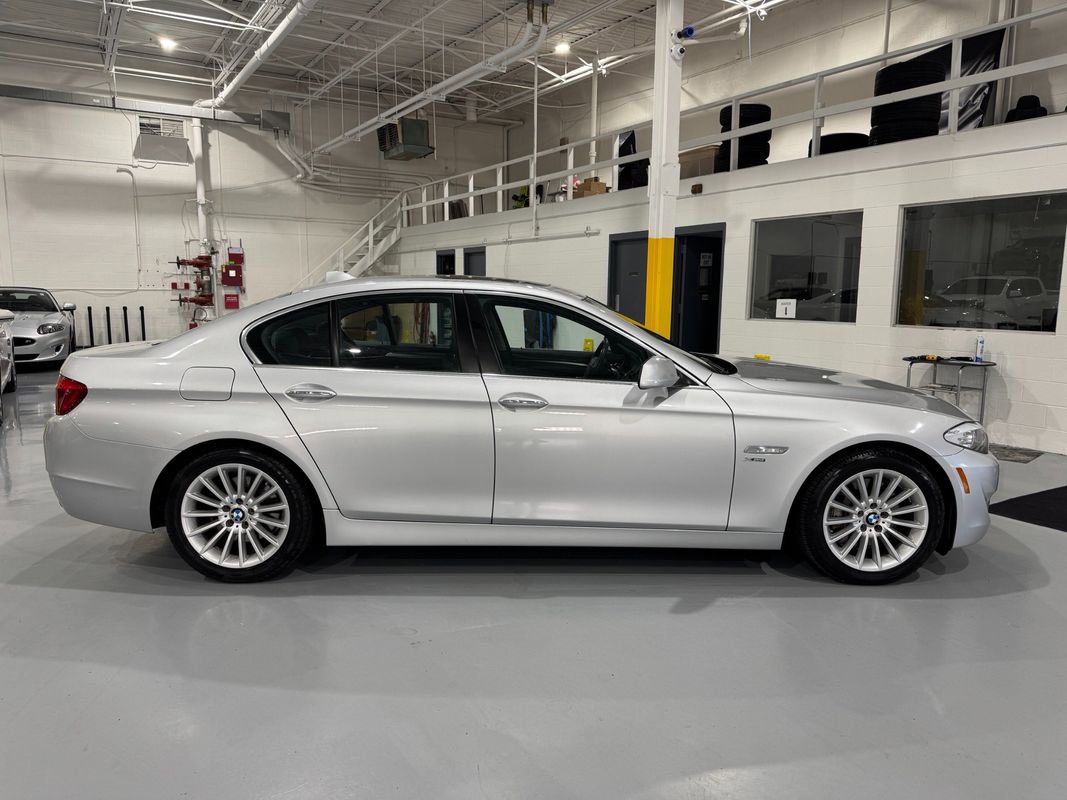 Used 2011 BMW 535i xDrive Sedan image 8