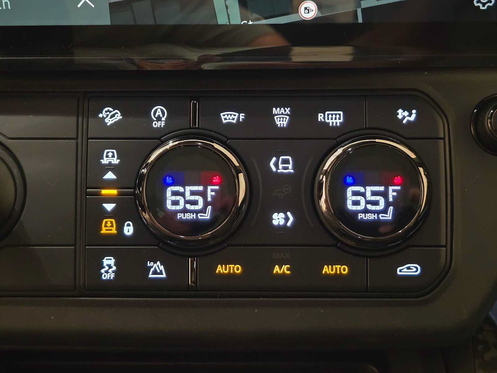New 2026 Land Rover Defender 110 OCTA AWD/4WD image 29