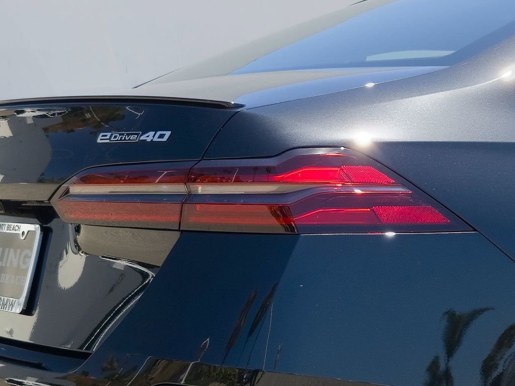 New 2026 BMW i5 eDrive40 image 4