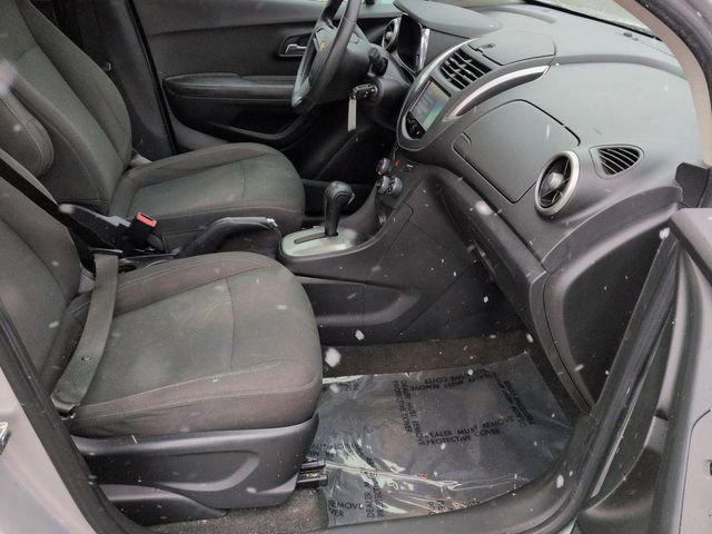 Used 2015 Chevrolet Trax LS image 30