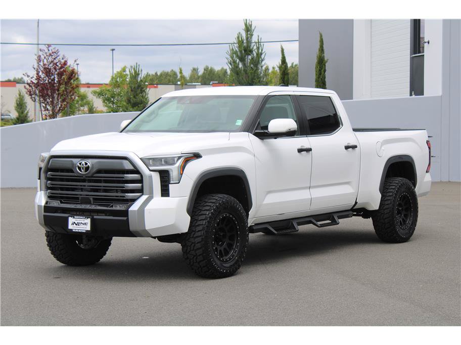 Used 2024 Toyota Tundra Limited AWD/4WD image 1