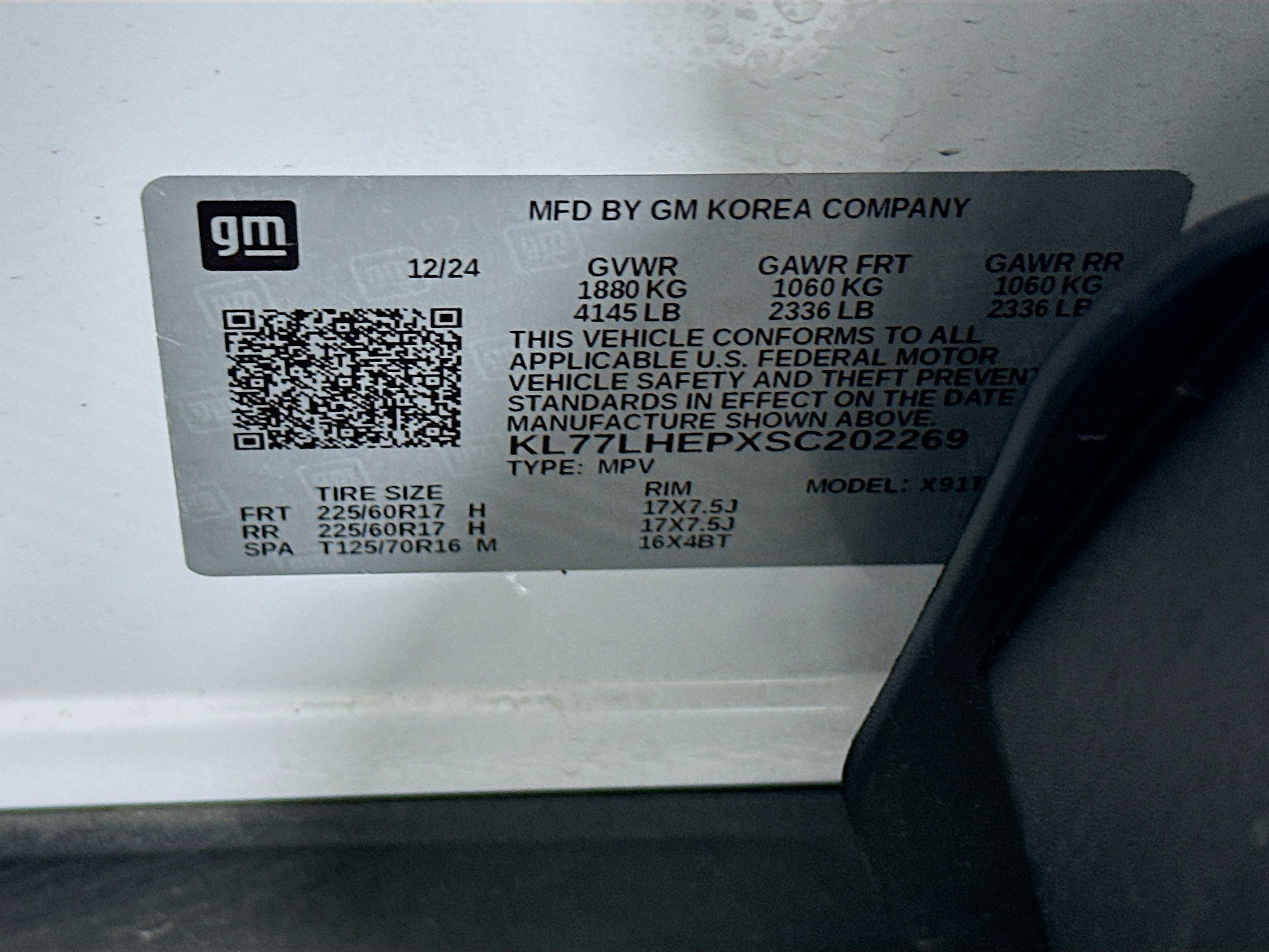 Used 2025 Chevrolet Trax LT FWD image 12