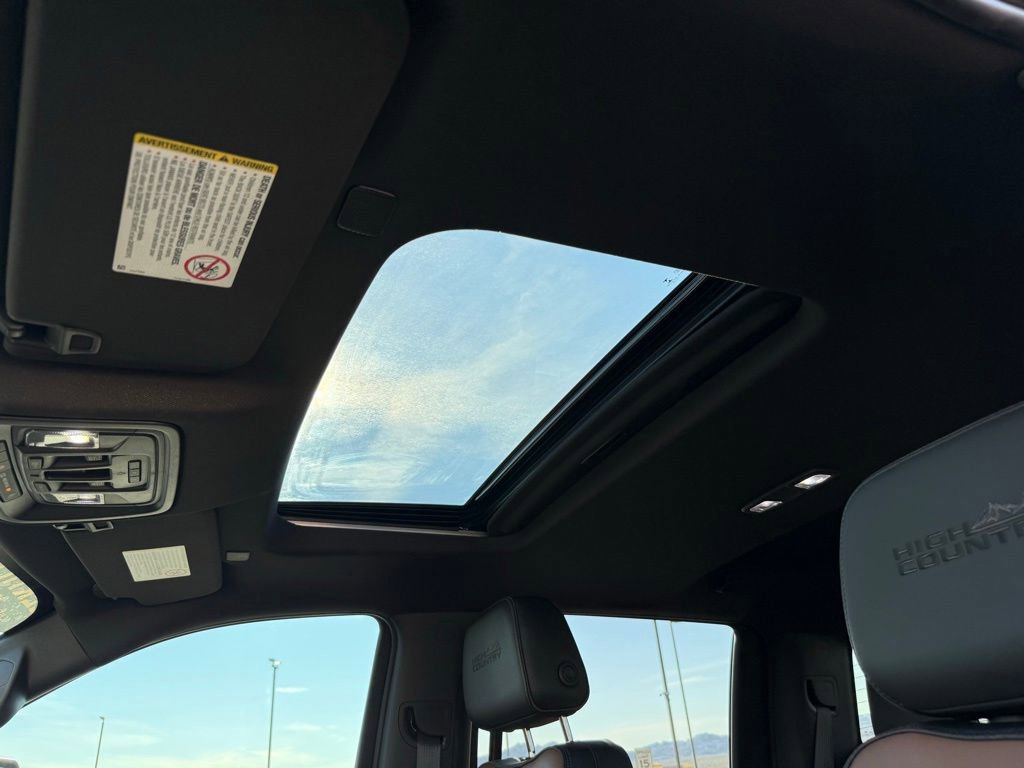 Used 2022 Chevrolet Silverado 2500 High Country w/ Z71 Off-Road Package image 15