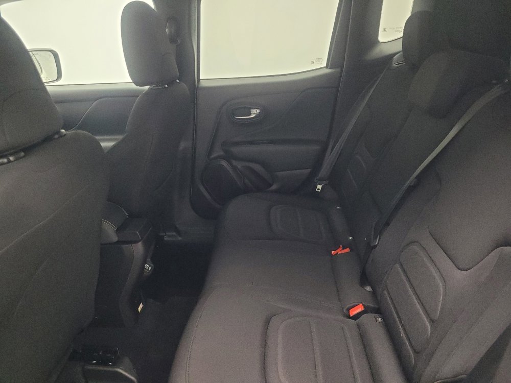 Used 2022 Jeep Renegade Latitude w/ Convenience Group image 18