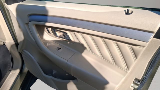 Used 2013 Ford Taurus SEL image 18