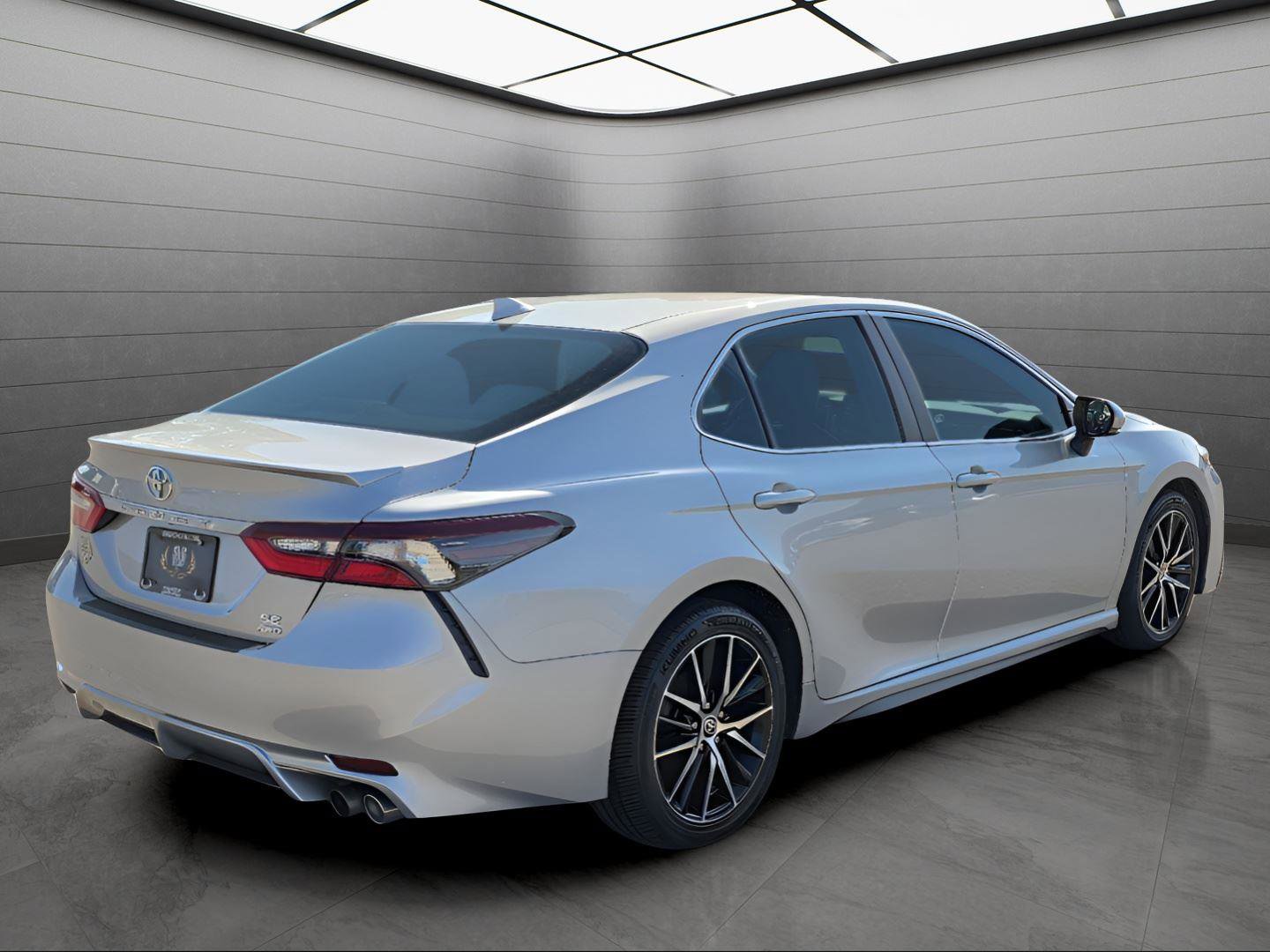 Used 2022 Toyota Camry SE image 7