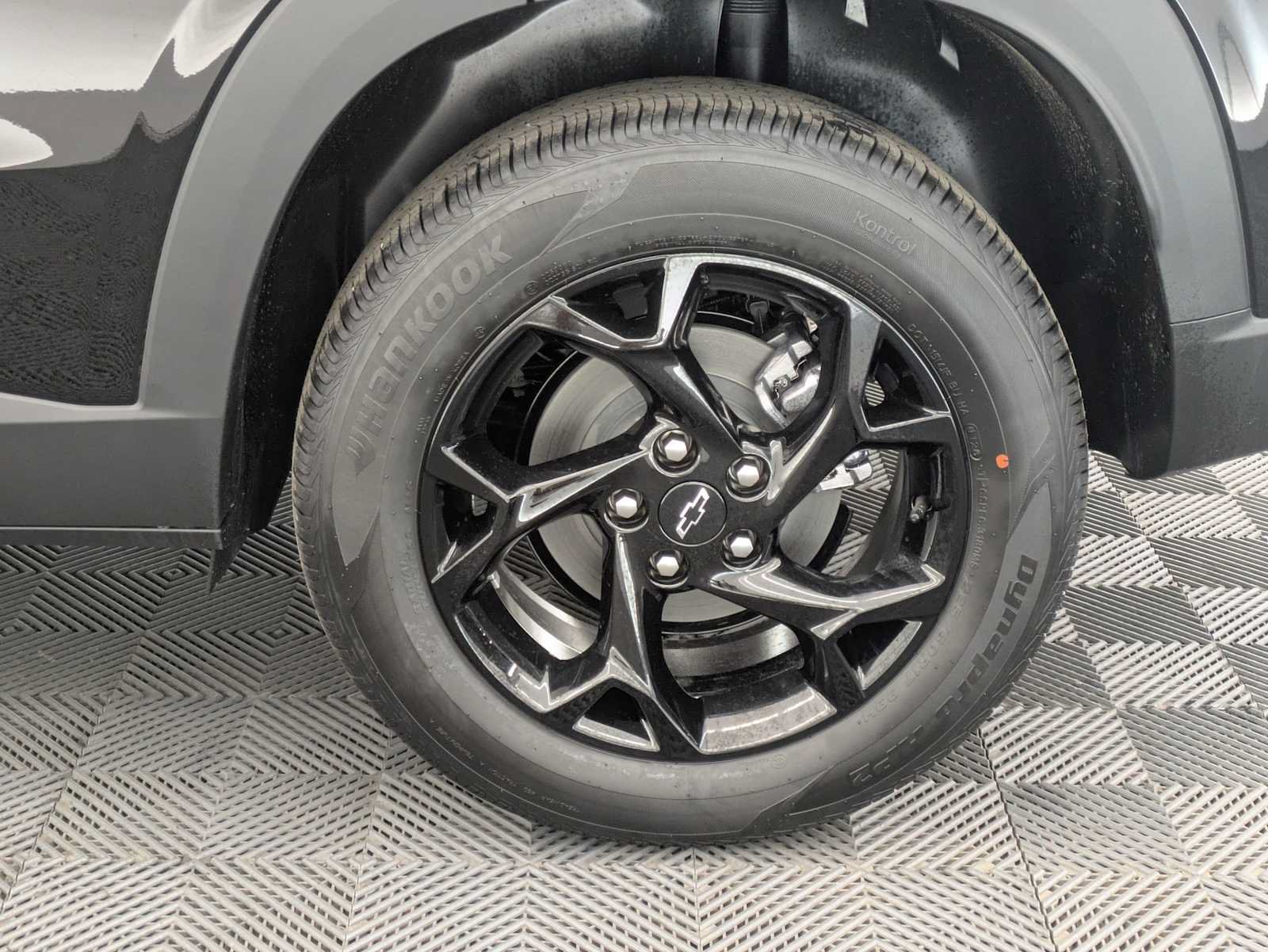 New 2026 Chevrolet Trax LT w/ Driver Confidence Package FWD image 14
