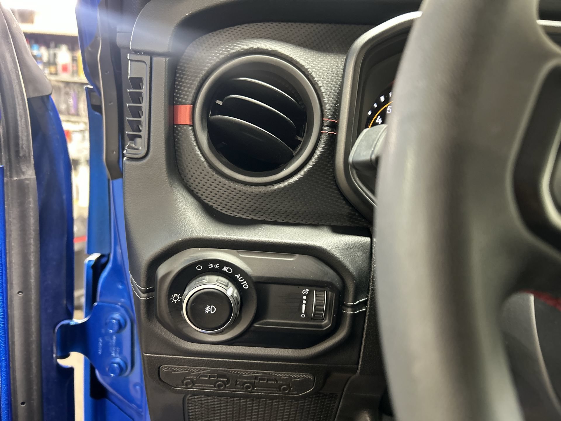Used 2024 Jeep Wrangler Unlimited Rubicon AWD/4WD image 19