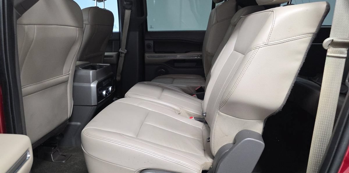 Used 2019 Ford Expedition Max XLT w/ Equipment Group 202A AWD/4WD image 11