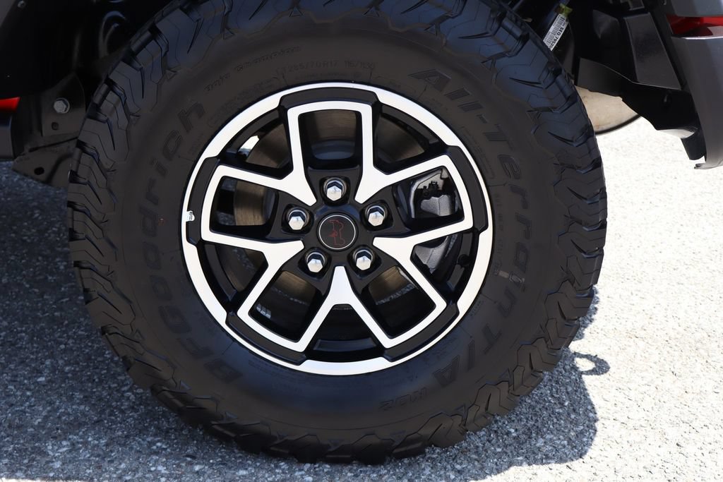 Used 2025 Jeep Wrangler Unlimited Rubicon w/ Convenience Group AWD/4WD image 13