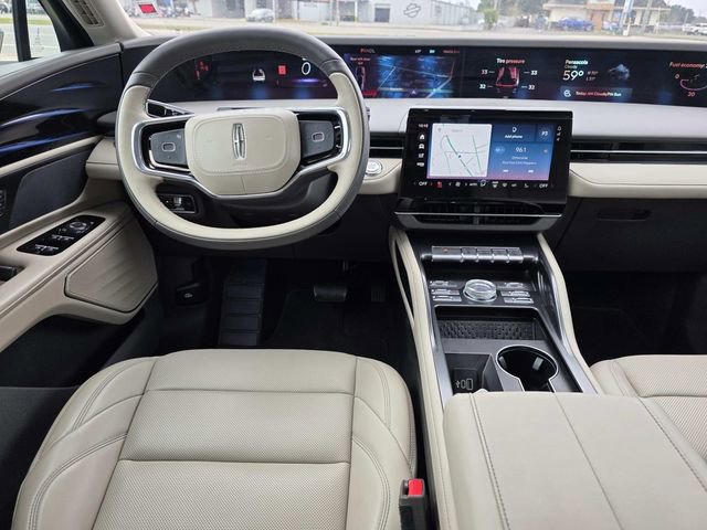 Certified 2025 Lincoln Nautilus Premier image 6
