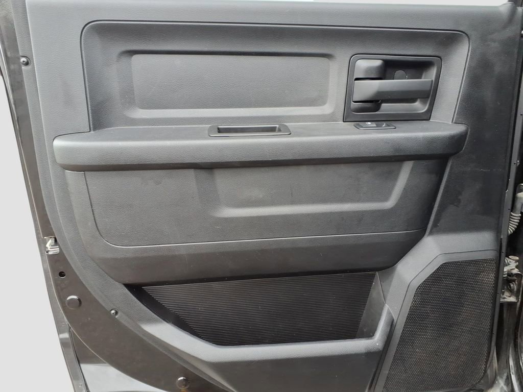 Used 2018 RAM 2500 Tradesman w/ Chrome Appearance Group image 15