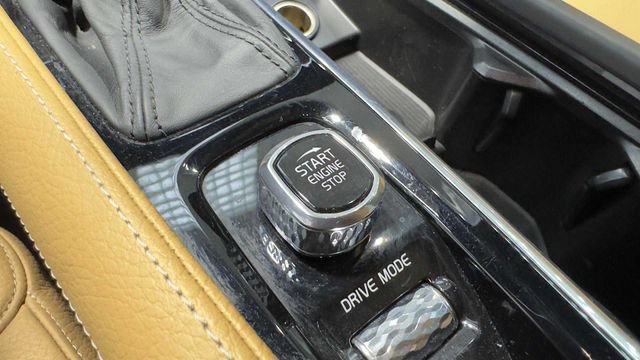 Used 2018 Volvo S90 T5 Momentum FWD image 25