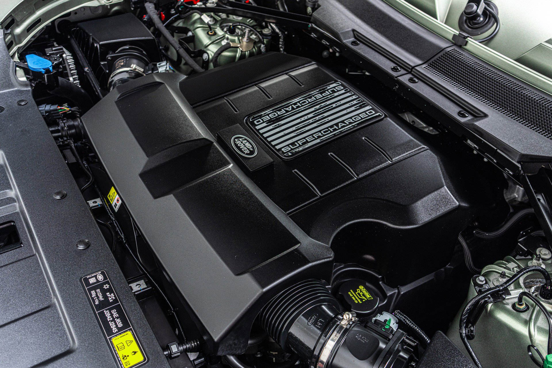 Used 2024 Land Rover Defender 110 SE image 50