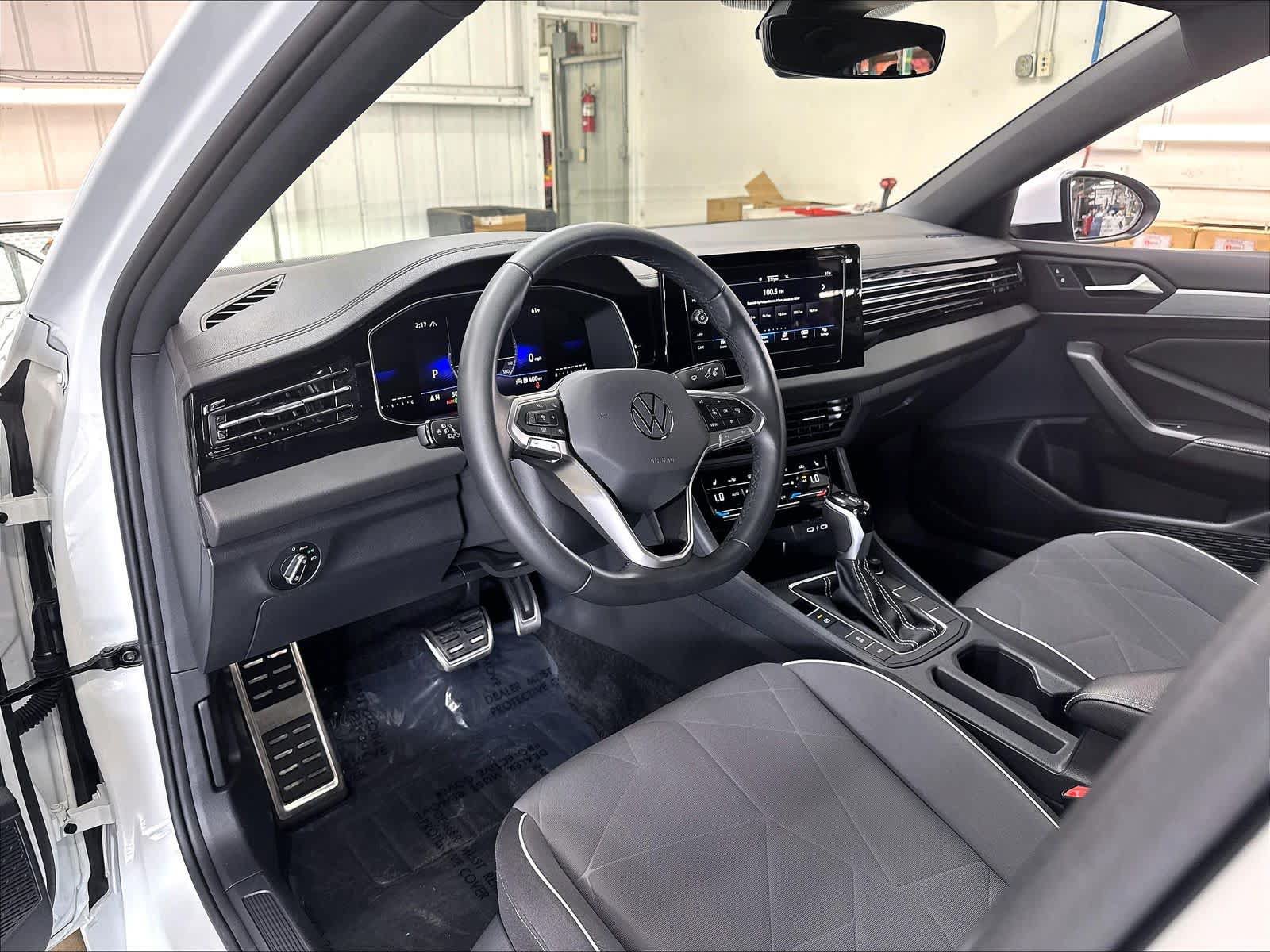 Used 2026 Volkswagen Jetta Sport FWD image 19