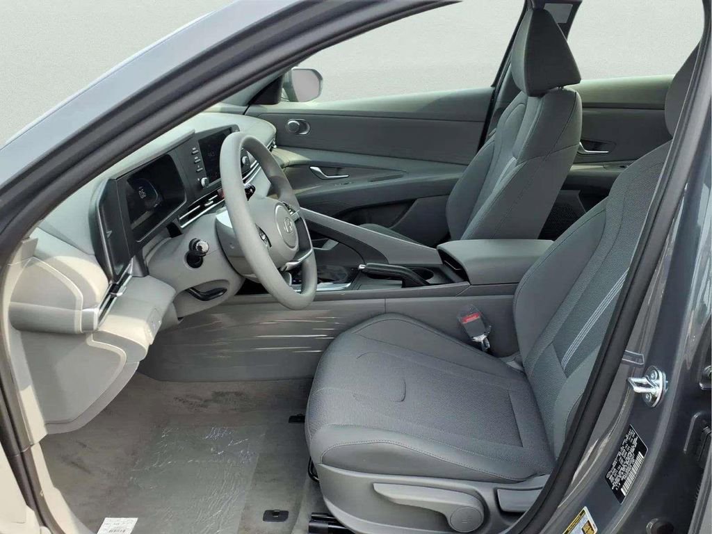 New 2026 Hyundai Elantra SE FWD image 10