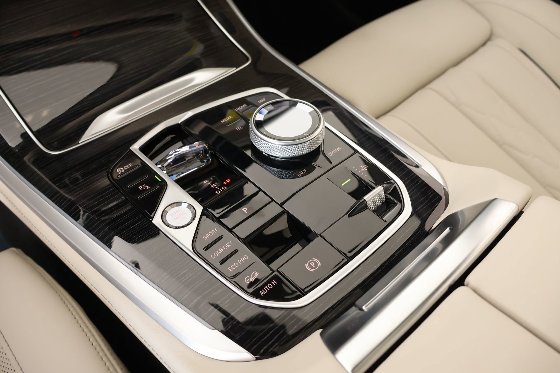 New 2026 BMW X5 M60i AWD/4WD image 8