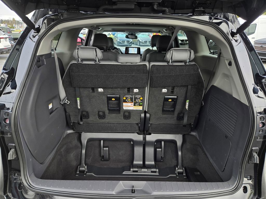 Used 2023 Toyota Sienna Limited AWD/4WD image 33