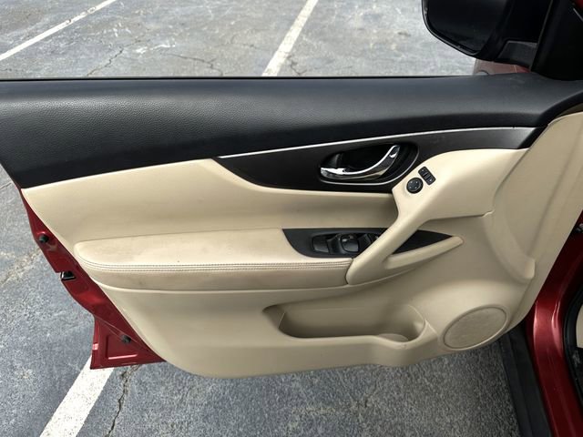 Used 2016 Nissan Rogue S image 12